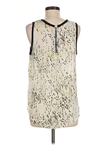 Le Lis Sleeveless Blouse (view 2)