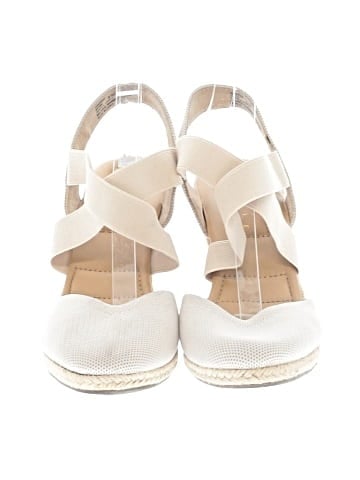 Kelly & Katie Wedges (view 2)