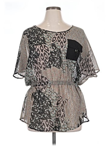Bisou Bisou Short Sleeve T-Shirt (view 1)