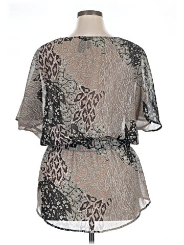 Bisou Bisou Short Sleeve T-Shirt (view 2)