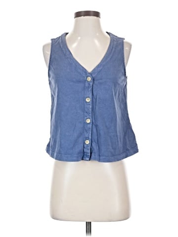 Universal Thread Sleeveless Button-Down Shirt (view 1)