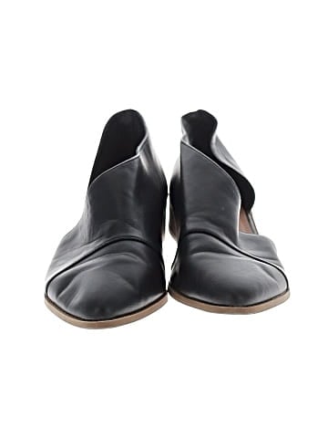 Universal Thread Flats (view 2)