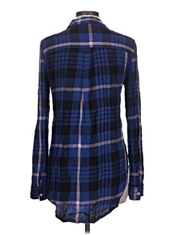 Charlotte Russe Long Sleeve Button-Down Shirt (view 2)