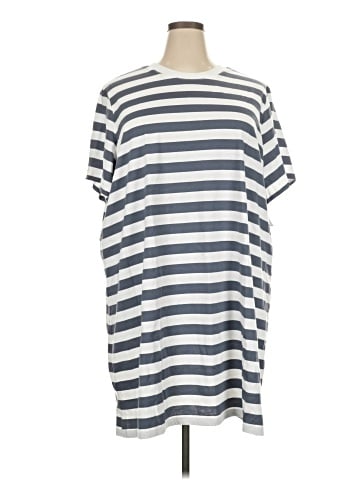 Old Navy Casual Dress (view 1)
