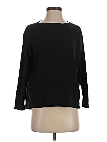 Lululemon Athletica 3/4 Sleeve T-Shirt (view 1)