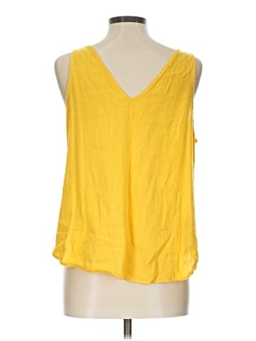 Old Navy Sleeveless T-Shirt (view 2)