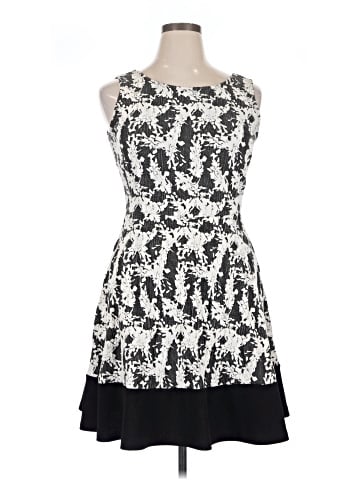 Le Lis Cocktail Dress (view 1)