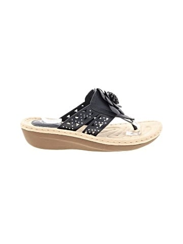 Cliffs by White Mountain Wedges (view 1)
