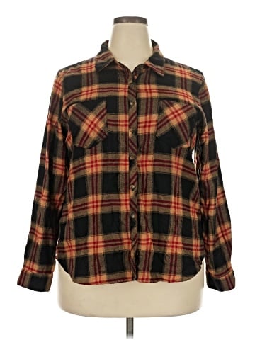 Maurices Long Sleeve Button-Down Shirt (view 1)
