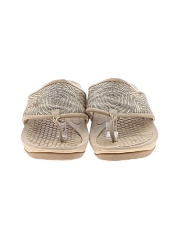 Baretraps Flip Flops (view 2)