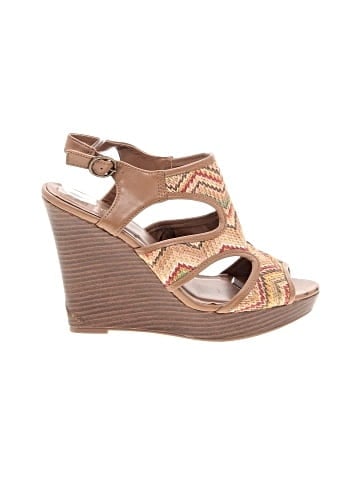 Jasmin Wedges (view 1)