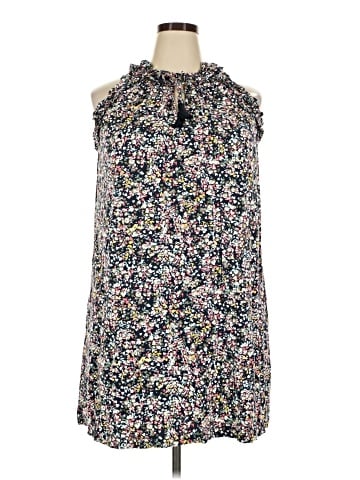 Crown & Ivy Casual Dress (view 1)