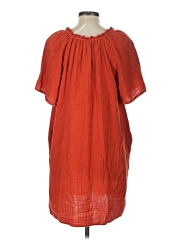 Old Navy Casual Dress (view 2)