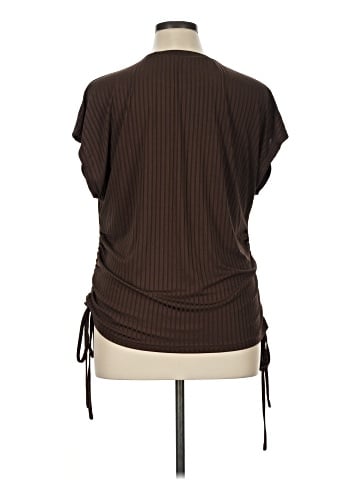 Emery Rose Short Sleeve Top (view 2)