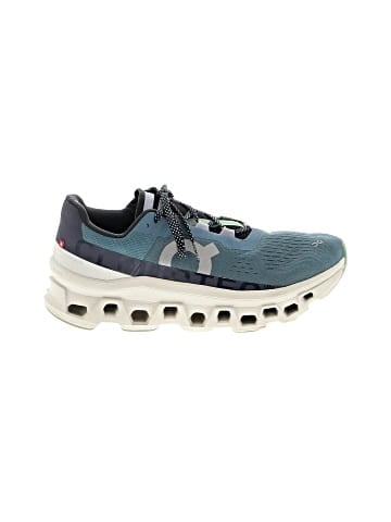 On Cloud Sneakers (view 1)