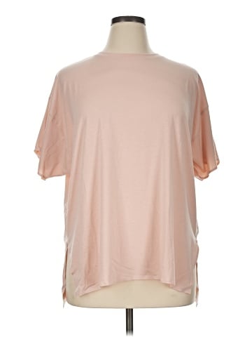 Uniqlo Short Sleeve T-Shirt (view 1)