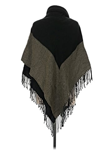 Collection Eighteen Poncho (view 2)