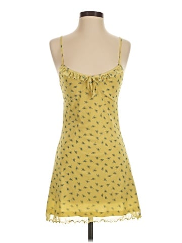 Urban Outfitters Casual Dress (view 1)