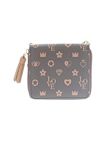 Claire's Wallet (view 1)