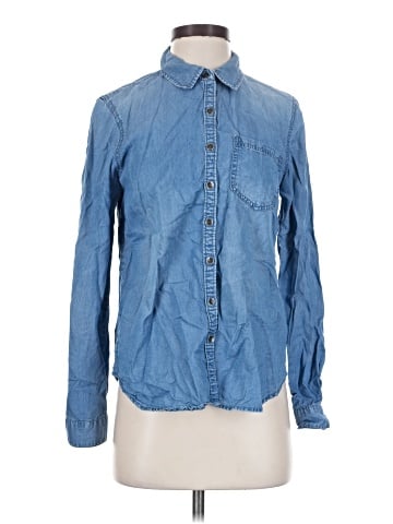 Maurices Long Sleeve Button-Down Shirt (view 1)