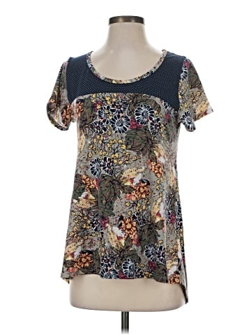 Lularoe Short Sleeve T-Shirt (view 1)