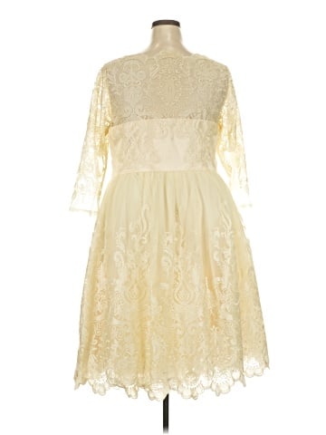 Chi Chi London Cocktail Dress (view 2)