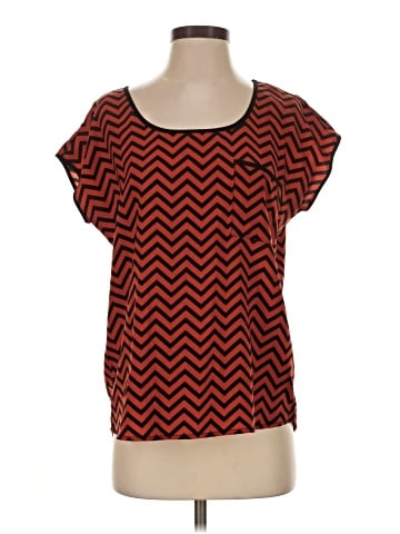 Romeo & Juliet Couture Short Sleeve Top (view 1)