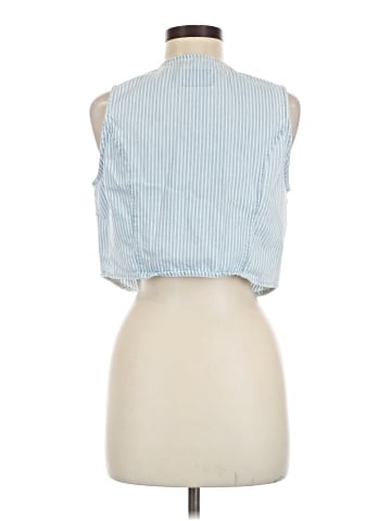 Old Navy Sleeveless Button-Down Shirt (view 2)