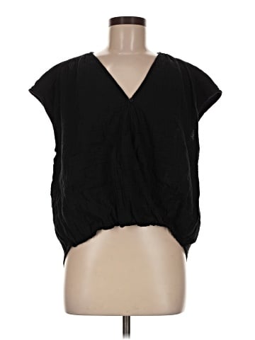 Universal Thread Sleeveless Blouse (view 1)