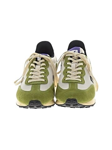 VEJA Sneakers (view 2)