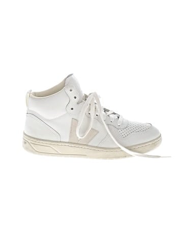 VEJA Sneakers (view 1)