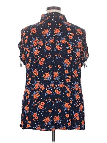 Lane Bryant Outlet Short Sleeve Blouse (view 2)
