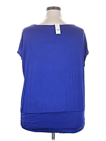 New York & Company Short Sleeve T-Shirt (view 2)