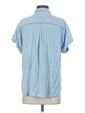 Maurices Short Sleeve Button-Down Shirt (view 2)