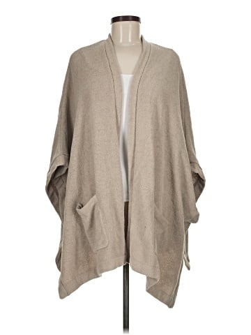 Sunday Citizen Poncho (view 1)