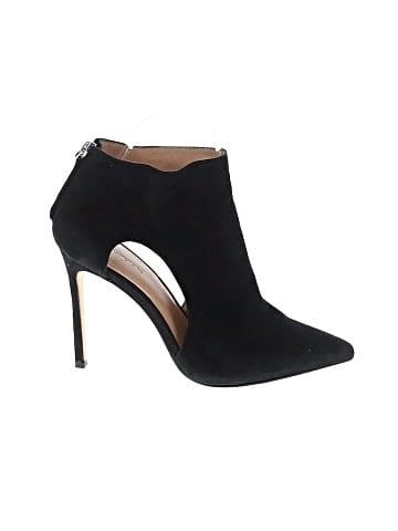 Pour La Victoire Ankle Boots (view 1)