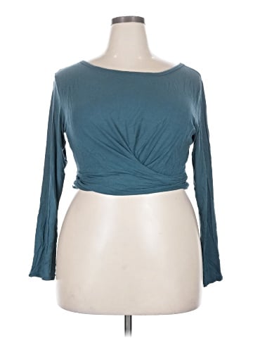 Victoria's Secret 3/4 Sleeve T-Shirt (view 1)
