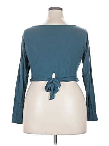 Victoria's Secret 3/4 Sleeve T-Shirt (view 2)