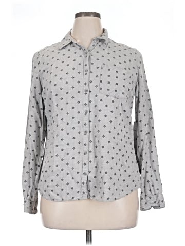 Maurices Long Sleeve Button-Down Shirt (view 1)
