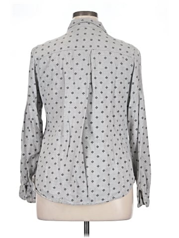 Maurices Long Sleeve Button-Down Shirt (view 2)