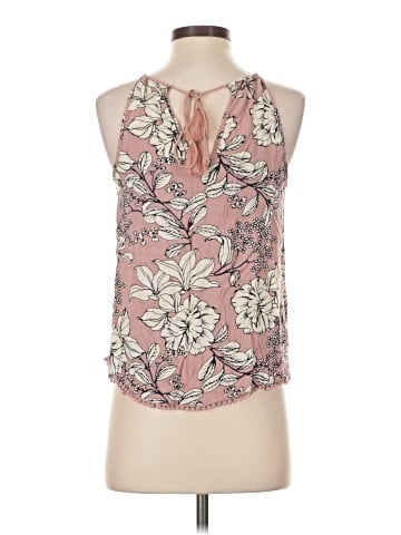 Charlotte Russe Sleeveless Blouse (view 2)