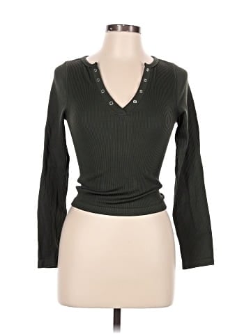 Old Navy Long Sleeve T-Shirt (view 1)