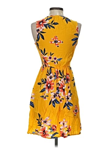Old Navy Casual Dress (view 2)