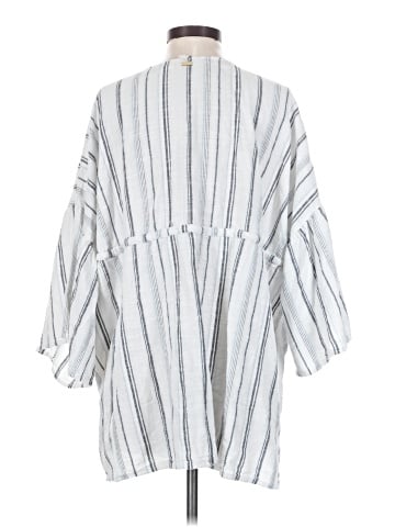 Roxy 3/4 Sleeve Blouse (view 2)
