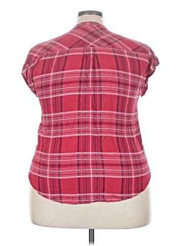Torrid Sleeveless Button-Down Shirt (view 2)