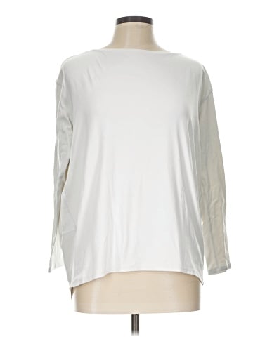 Lululemon Athletica 3/4 Sleeve T-Shirt (view 1)