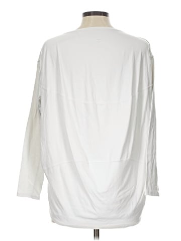 Lululemon Athletica 3/4 Sleeve T-Shirt (view 2)