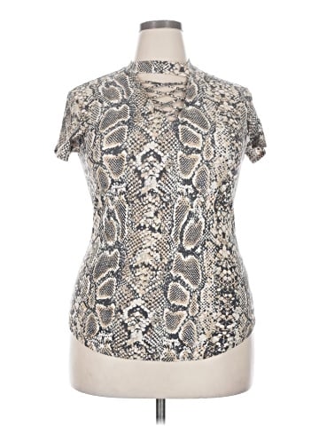 No Boundaries Short Sleeve Top (view 1)