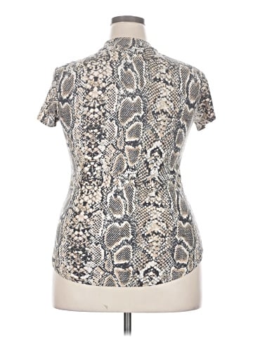 No Boundaries Short Sleeve Top (view 2)