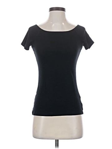 Old Navy Short Sleeve T-Shirt (view 1)